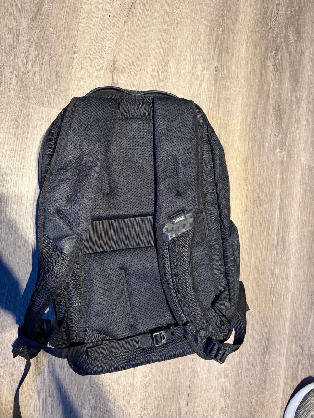 Thule Accent Backpack - 23L - Picture 3 of 5